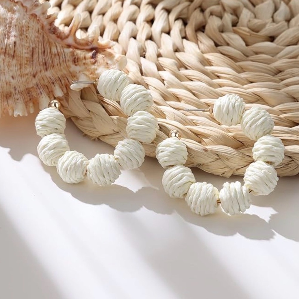 BOHO RAFFIA OPEN HOOP RATTAN BEADED EARRINGS-IVORY